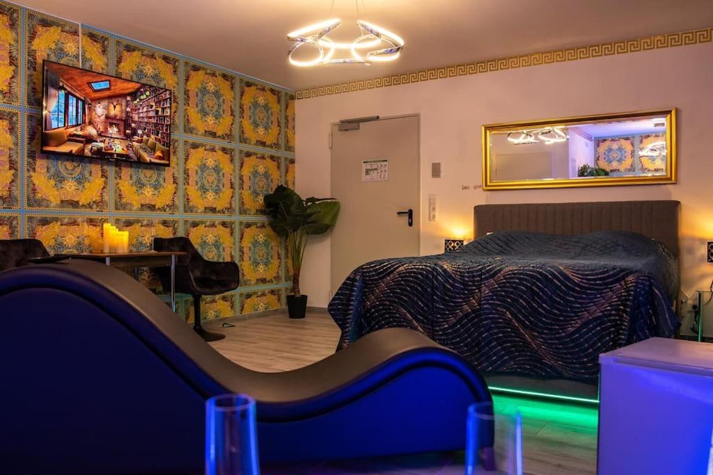 Luxury Love Room Spa Whirlpool Jacuzzi Nuremberg Bagian luar foto